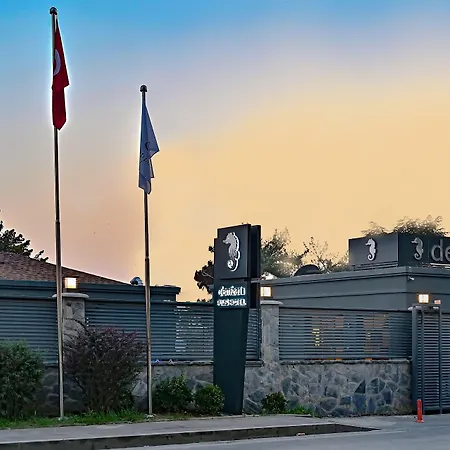 מלון Denizati 3*